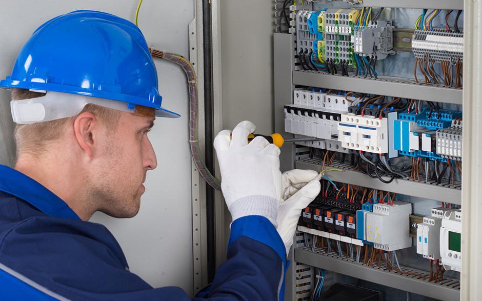 prix d'un électricien Domont